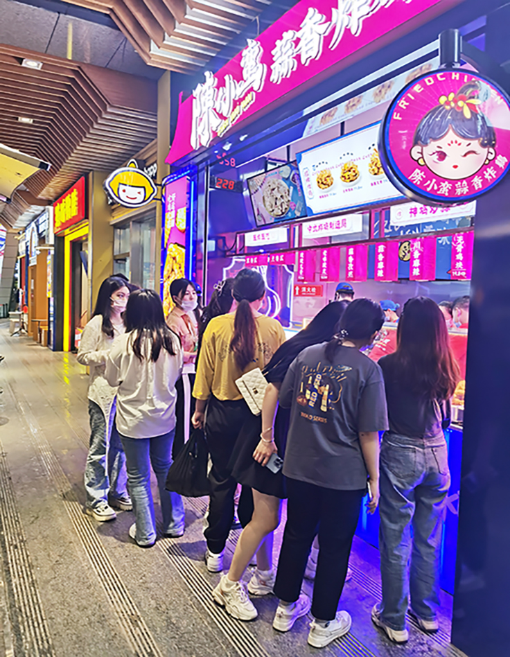 陈小蛮蒜香炸鸡客流大味道好怎么加盟呢？想自己开家美食小店